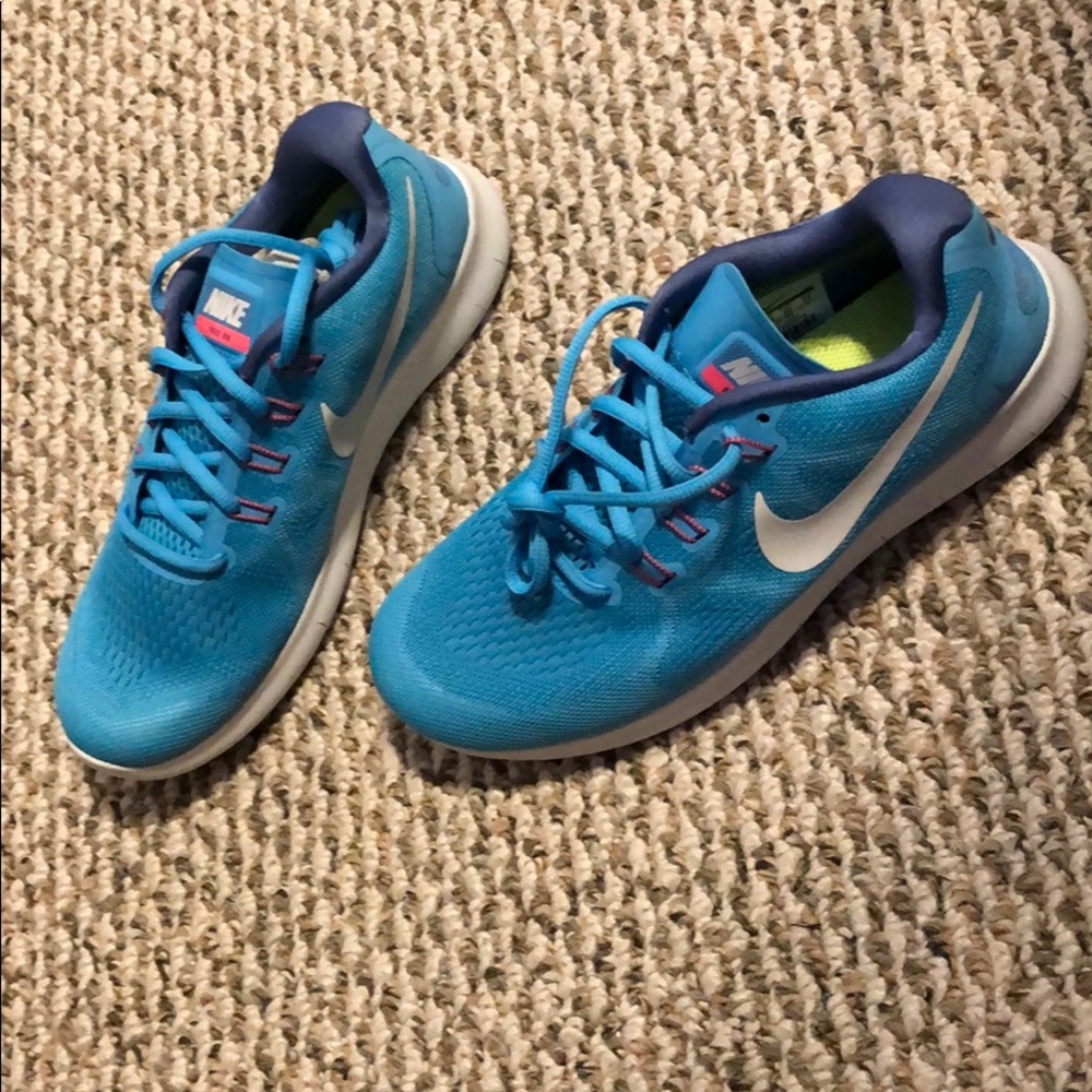 Nike Free RN Blue athletic shoes womens size 7 NWT